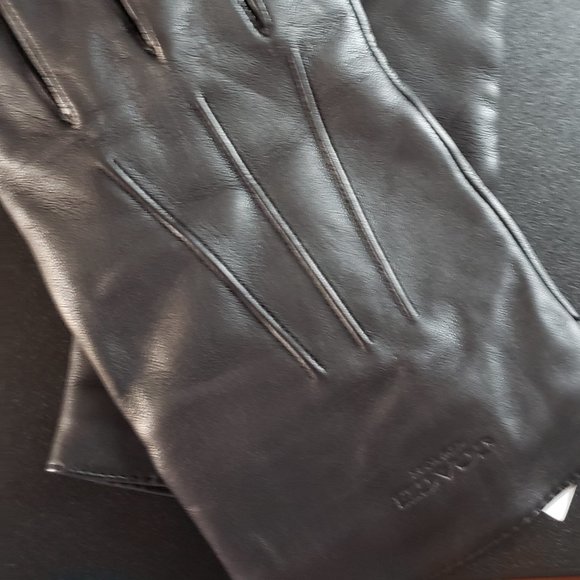 NWT: Coach Men's Basic Black Leather Tech Gloves Size Medium and Large - Picture 3 of 8